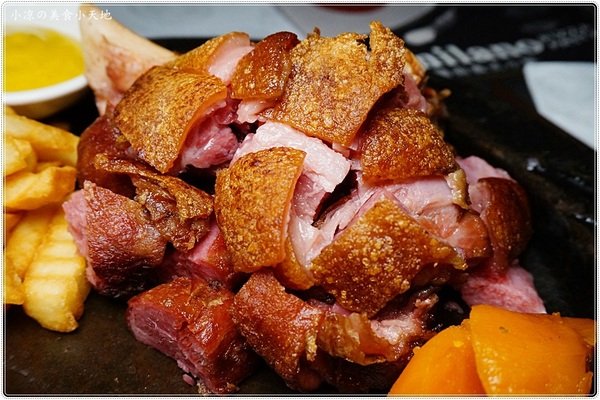 milano米蘭街義式小館(中科店)：台中西屯』米蘭街義式小館║中科美食推薦，精緻義式料理、排餐、還有午茶限定舒芙蕾鬆餅，療癒系甜點!