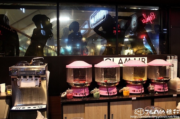 GLAMAIR：【台北】GLAM AIR--浪漫彩虹棉花糖和濃郁香蕉霜淇淋~