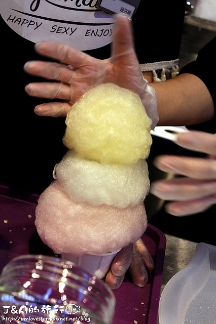 GLAMAIR：【台北】GLAM AIR--浪漫彩虹棉花糖和濃郁香蕉霜淇淋~