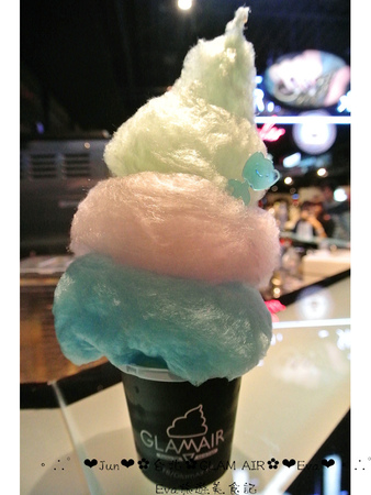 GLAMAIR：【食記】oO。台北 信義A11館 GLAMAIR　少女好愛自拍的彩虹霜淇淋，大家也趕快去轉圈拍照吧～。o○。