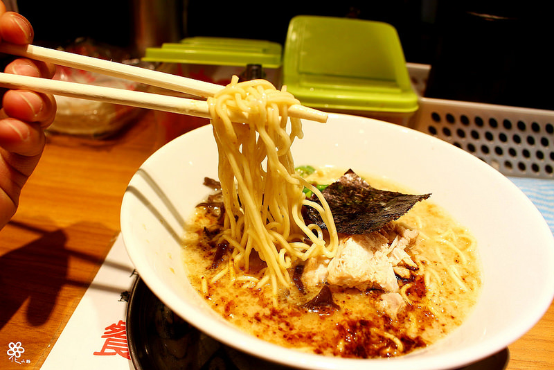 豚】哲面,台湾第一家!来自日本东京的热门豚骨拉面.