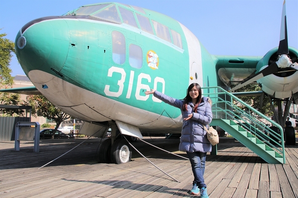 彰化溪湖軍機公園：【彰化溪湖景點】軍機公園~軍方報廢幾架老舊型飛機，讓飛機迷及旅人們，能有機會更近一步接觸