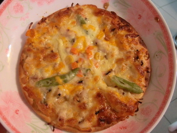 瑪莉屋口袋比薩:瑪莉屋口袋比薩好多口味料好實在起司超多好香濃!噹噹媽超推薦主廚鳳梨蝦球和豪華夏威夷口味喔~