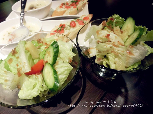 艾德華貝拉美式廚房:【邀稿】台中北區五常街餐廳!推薦→手工桿皮美味披薩讓我念念不忘@艾德華貝拉美式廚房E& B Kitchen 艾德華貝拉美式廚房:【邀稿】台中北區五常街餐廳!推薦→手工桿皮美味披薩讓我念念不忘@艾德華貝拉美式廚房E& B Kitchen