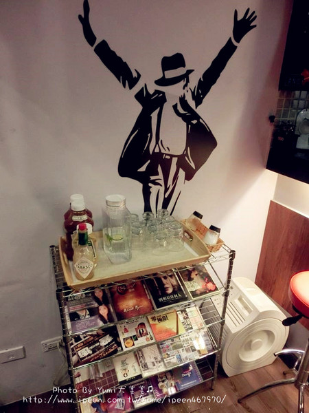 艾德華貝拉美式廚房:【邀稿】台中北區五常街餐廳!推薦→手工桿皮美味披薩讓我念念不忘@艾德華貝拉美式廚房E& B Kitchen 艾德華貝拉美式廚房:【邀稿】台中北區五常街餐廳!推薦→手工桿皮美味披薩讓我念念不忘@艾德華貝拉美式廚房E& B Kitchen