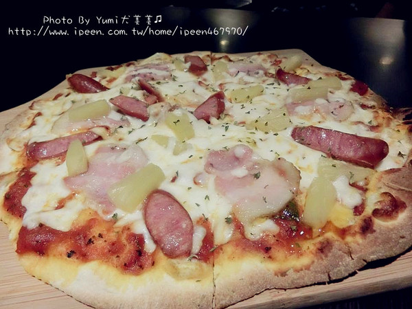 艾德華貝拉美式廚房:【邀稿】台中北區五常街餐廳!推薦→手工桿皮美味披薩讓我念念不忘@艾德華貝拉美式廚房E& B Kitchen 艾德華貝拉美式廚房:【邀稿】台中北區五常街餐廳!推薦→手工桿皮美味披薩讓我念念不忘@艾德華貝拉美式廚房E& B Kitchen