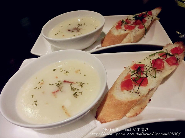 艾德華貝拉美式廚房:【邀稿】台中北區五常街餐廳!推薦→手工桿皮美味披薩讓我念念不忘@艾德華貝拉美式廚房E& B Kitchen 艾德華貝拉美式廚房:【邀稿】台中北區五常街餐廳!推薦→手工桿皮美味披薩讓我念念不忘@艾德華貝拉美式廚房E& B Kitchen