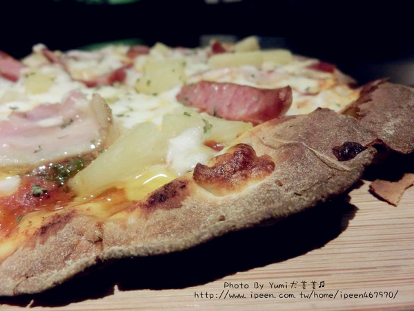 艾德華貝拉美式廚房:【邀稿】台中北區五常街餐廳!推薦→手工桿皮美味披薩讓我念念不忘@艾德華貝拉美式廚房E& B Kitchen 艾德華貝拉美式廚房:【邀稿】台中北區五常街餐廳!推薦→手工桿皮美味披薩讓我念念不忘@艾德華貝拉美式廚房E& B Kitchen