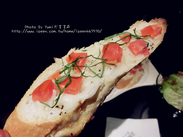 艾德華貝拉美式廚房:【邀稿】台中北區五常街餐廳!推薦→手工桿皮美味披薩讓我念念不忘@艾德華貝拉美式廚房E& B Kitchen 艾德華貝拉美式廚房:【邀稿】台中北區五常街餐廳!推薦→手工桿皮美味披薩讓我念念不忘@艾德華貝拉美式廚房E& B Kitchen