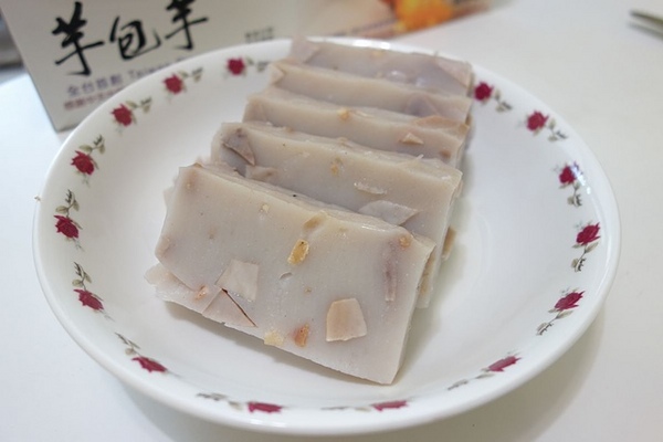 芋包芋臘味芋頭糕:(內有贈品)芋包芋 餡料飽滿吃的到臘味芋頭香~臘味芋頭禮盒~ 芋包芋臘味芋頭糕:(內有贈品)芋包芋 餡料飽滿吃的到臘味芋頭香~臘味芋頭禮盒~