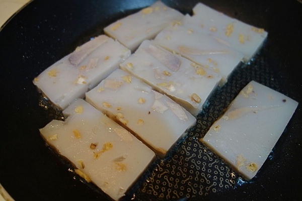 芋包芋臘味芋頭糕:(內有贈品)芋包芋 餡料飽滿吃的到臘味芋頭香~臘味芋頭禮盒~ 芋包芋臘味芋頭糕:(內有贈品)芋包芋 餡料飽滿吃的到臘味芋頭香~臘味芋頭禮盒~