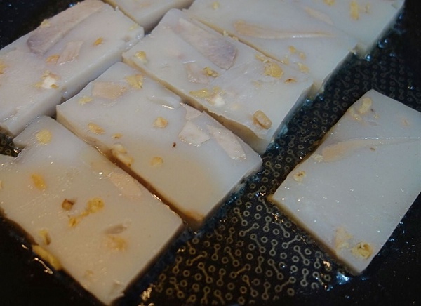 芋包芋臘味芋頭糕:(內有贈品)芋包芋 餡料飽滿吃的到臘味芋頭香~臘味芋頭禮盒~ 芋包芋臘味芋頭糕:(內有贈品)芋包芋 餡料飽滿吃的到臘味芋頭香~臘味芋頭禮盒~