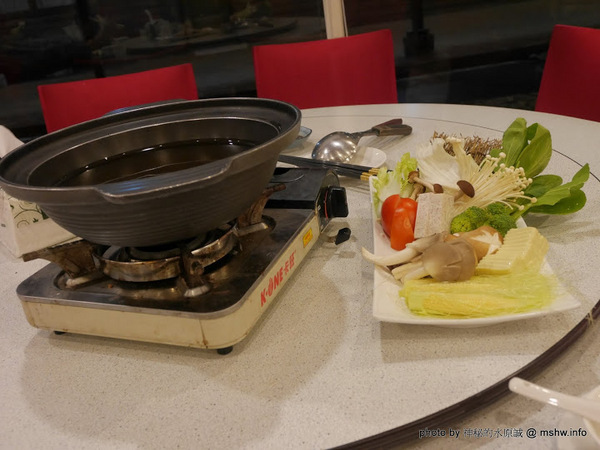 禪與松休閒養生會館:【景點】南投禪與松休閒養身會館@水里 : 最後的秘境?! 私人招待所變身檜木屋度假山莊 禪與松休閒養生會館:【景點】南投禪與松休閒養身會館@水里 : 最後的秘境?! 私人招待所變身檜木屋度假山莊