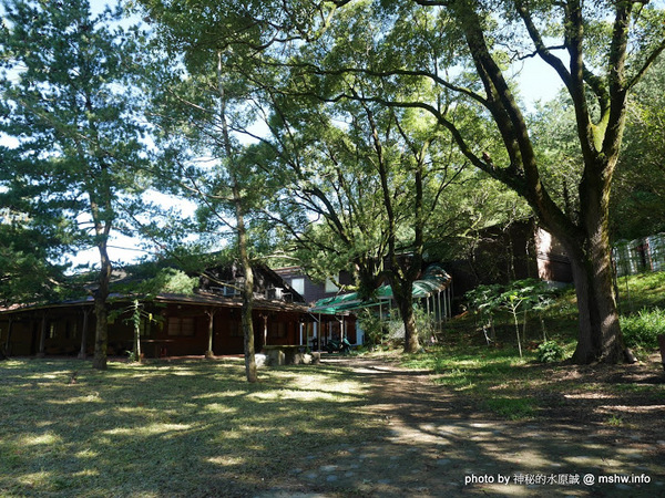 禪與松休閒養生會館:【景點】南投禪與松休閒養身會館@水里 : 最後的秘境?! 私人招待所變身檜木屋度假山莊 禪與松休閒養生會館:【景點】南投禪與松休閒養身會館@水里 : 最後的秘境?! 私人招待所變身檜木屋度假山莊