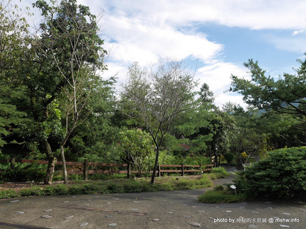 禪與松休閒養生會館:【景點】南投禪與松休閒養身會館@水里 : 最後的秘境?! 私人招待所變身檜木屋度假山莊 禪與松休閒養生會館:【景點】南投禪與松休閒養身會館@水里 : 最後的秘境?! 私人招待所變身檜木屋度假山莊