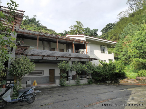 禪與松休閒養生會館:【景點】南投禪與松休閒養身會館@水里 : 最後的秘境?! 私人招待所變身檜木屋度假山莊 禪與松休閒養生會館:【景點】南投禪與松休閒養身會館@水里 : 最後的秘境?! 私人招待所變身檜木屋度假山莊
