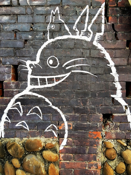 龍貓公車站:【台南大內景點】龍貓公車站~TOTORO還有各種卡通人物大集合 可愛又療癒的彩繪