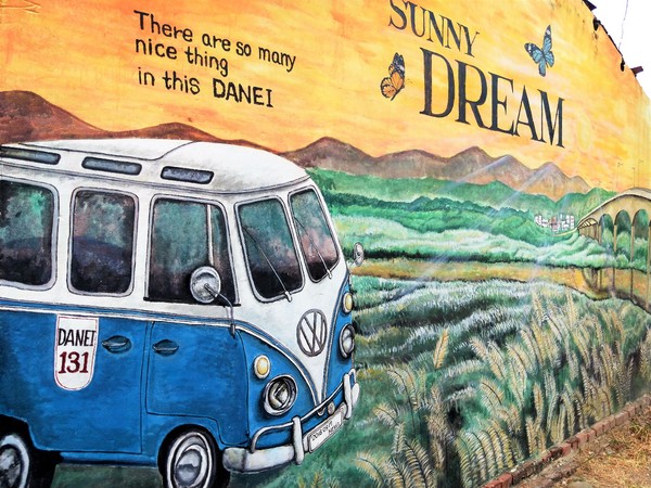 龍貓公車站:【台南大內景點】龍貓公車站~TOTORO還有各種卡通人物大集合 可愛又療癒的彩繪