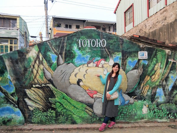 龍貓公車站:【台南大內景點】龍貓公車站~TOTORO還有各種卡通人物大集合 可愛又療癒的彩繪