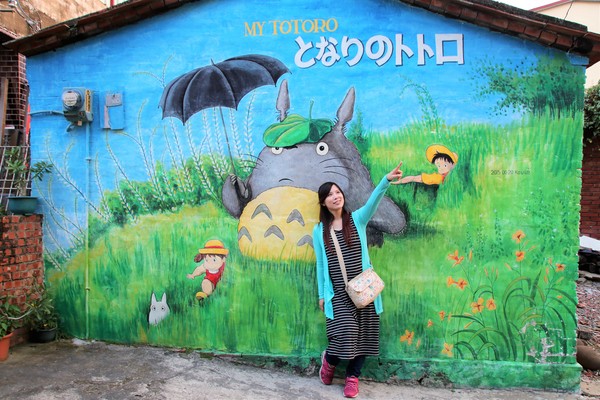 龍貓公車站:【台南大內景點】龍貓公車站~TOTORO還有各種卡通人物大集合 可愛又療癒的彩繪