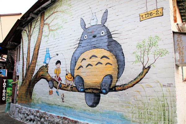 龍貓公車站:【台南大內景點】龍貓公車站~TOTORO還有各種卡通人物大集合 可愛又療癒的彩繪