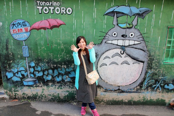 龍貓公車站:【台南大內景點】龍貓公車站~TOTORO還有各種卡通人物大集合 可愛又療癒的彩繪