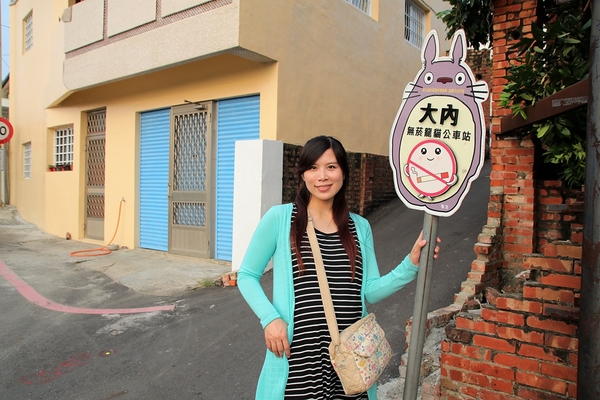 龍貓公車站:【台南大內景點】龍貓公車站~TOTORO還有各種卡通人物大集合 可愛又療癒的彩繪