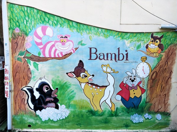 龍貓公車站:【台南大內景點】龍貓公車站~TOTORO還有各種卡通人物大集合 可愛又療癒的彩繪