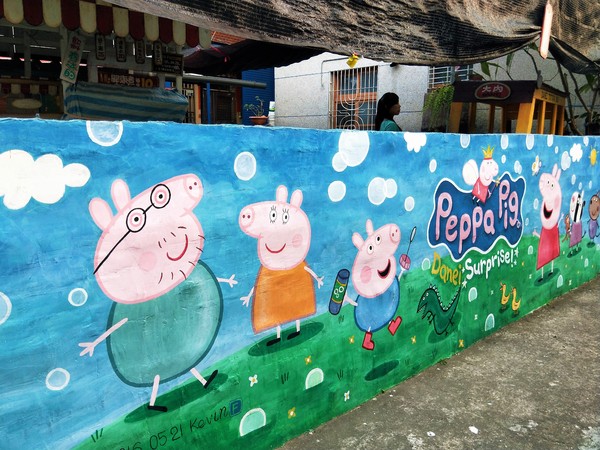 龍貓公車站:【台南大內景點】龍貓公車站~TOTORO還有各種卡通人物大集合 可愛又療癒的彩繪