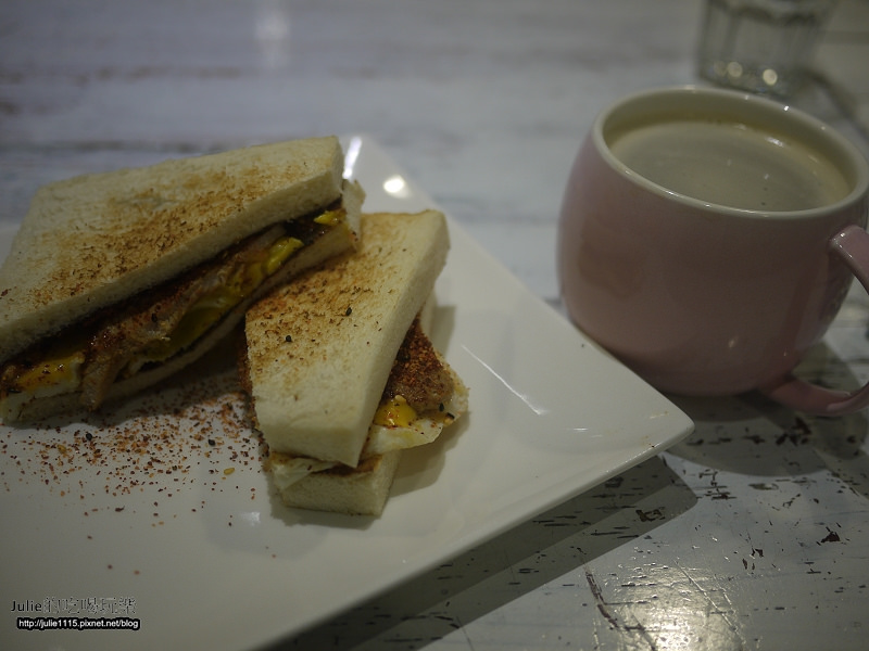 板橋●早午餐●就是要吃早餐(碳烤吐司、福源花生醬)