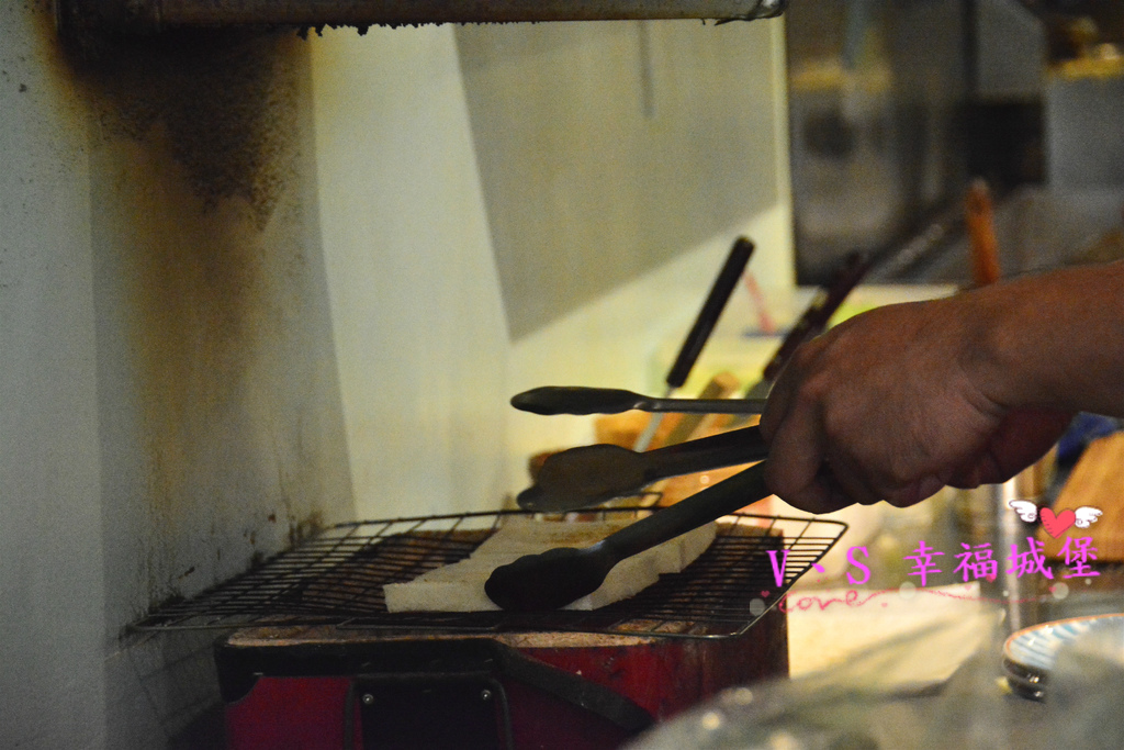 【新北美食】就是要吃早餐 ~ 一早起床，當然 "就是要吃早餐" 來個手作碳烤三明治，真材實料讓你吃了立馬喚醒一天的活力。。。。