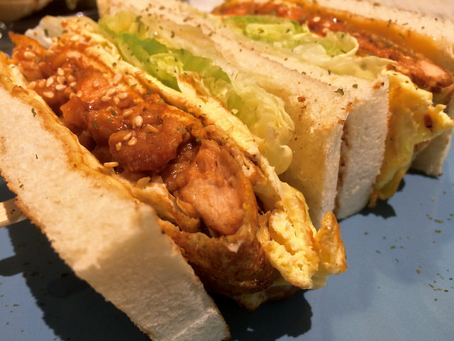 【邀約】【板橋市/ 江子翠站】就是要吃早餐- 爆餡早餐三明治&漢堡 顛覆傳統的熱炒風味