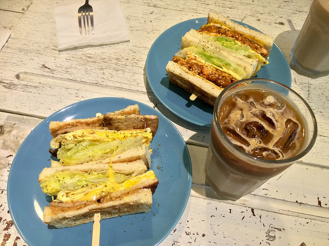 【邀約】【板橋市/ 江子翠站】就是要吃早餐- 爆餡早餐三明治&漢堡 顛覆傳統的熱炒風味