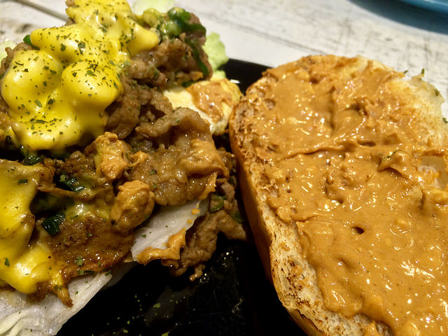 【邀約】【板橋市/ 江子翠站】就是要吃早餐- 爆餡早餐三明治&漢堡 顛覆傳統的熱炒風味