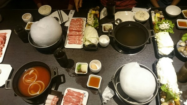 天水玥秘境鍋物殿：高雄~天水玥秘境鍋物殿~棉花糖壽喜燒~跟大佛吃飯囉~