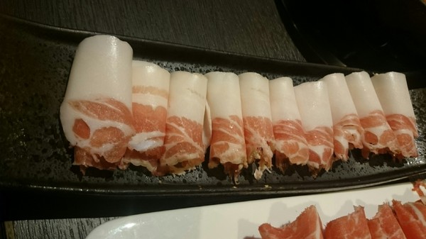 天水玥秘境鍋物殿：高雄~天水玥秘境鍋物殿~棉花糖壽喜燒~跟大佛吃飯囉~