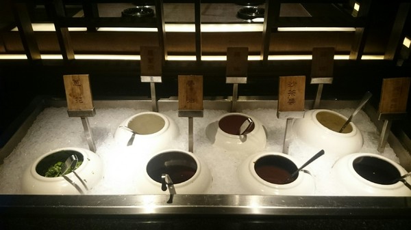 天水玥秘境鍋物殿：高雄~天水玥秘境鍋物殿~棉花糖壽喜燒~跟大佛吃飯囉~