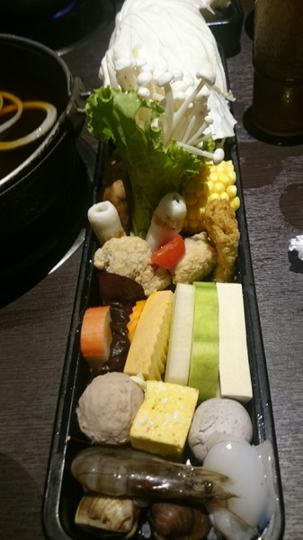 天水玥秘境鍋物殿：高雄~天水玥秘境鍋物殿~棉花糖壽喜燒~跟大佛吃飯囉~