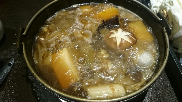 天水玥秘境鍋物殿：高雄~天水玥秘境鍋物殿~棉花糖壽喜燒~跟大佛吃飯囉~