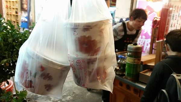 清水堂愛玉專賣店:台南中西區 清水堂愛玉冰 特色金牌料理愛玉冰 紅豆湯冰芋頭又迷又香又好吃 清水堂愛玉專賣店:台南中西區 清水堂愛玉冰 特色金牌料理愛玉冰 紅豆湯冰芋頭又迷又香又好吃