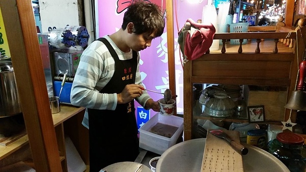 清水堂愛玉專賣店:台南中西區 清水堂愛玉冰 特色金牌料理愛玉冰 紅豆湯冰芋頭又迷又香又好吃 清水堂愛玉專賣店:台南中西區 清水堂愛玉冰 特色金牌料理愛玉冰 紅豆湯冰芋頭又迷又香又好吃