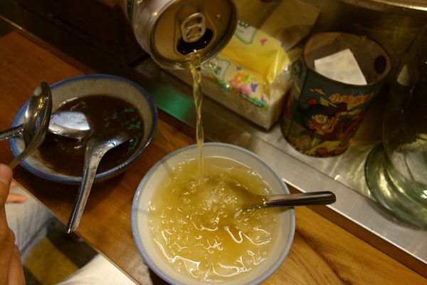 清水堂愛玉專賣店:台南中西區 清水堂愛玉冰 特色金牌料理愛玉冰 紅豆湯冰芋頭又迷又香又好吃 清水堂愛玉專賣店:台南中西區 清水堂愛玉冰 特色金牌料理愛玉冰 紅豆湯冰芋頭又迷又香又好吃