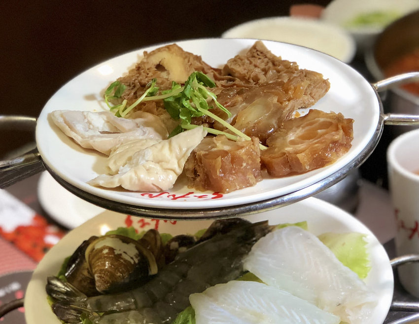 [台北大安] 紅九九麻辣鍋一個人也能吃鴛鴦鍋 / 溫和的麻辣吃完不燥熱