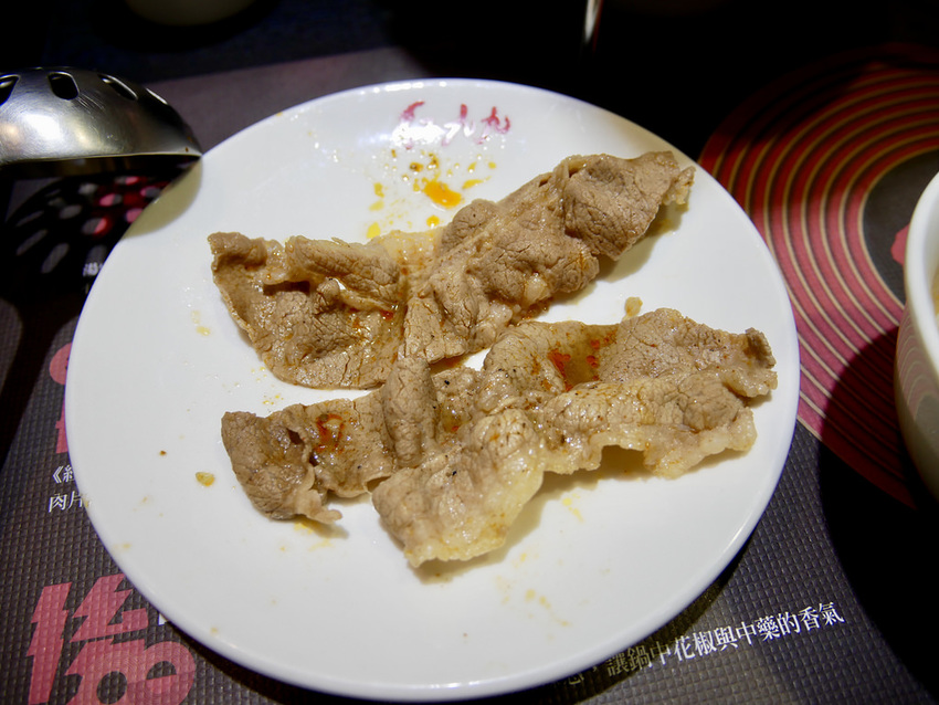 [台北大安] 紅九九麻辣鍋一個人也能吃鴛鴦鍋 / 溫和的麻辣吃完不燥熱