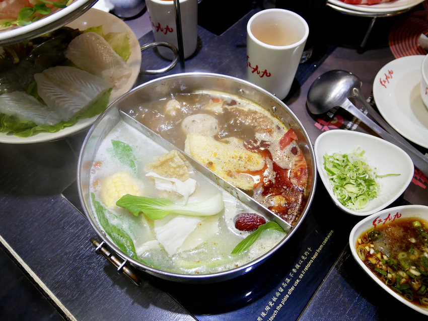 [台北大安] 紅九九麻辣鍋一個人也能吃鴛鴦鍋 / 溫和的麻辣吃完不燥熱