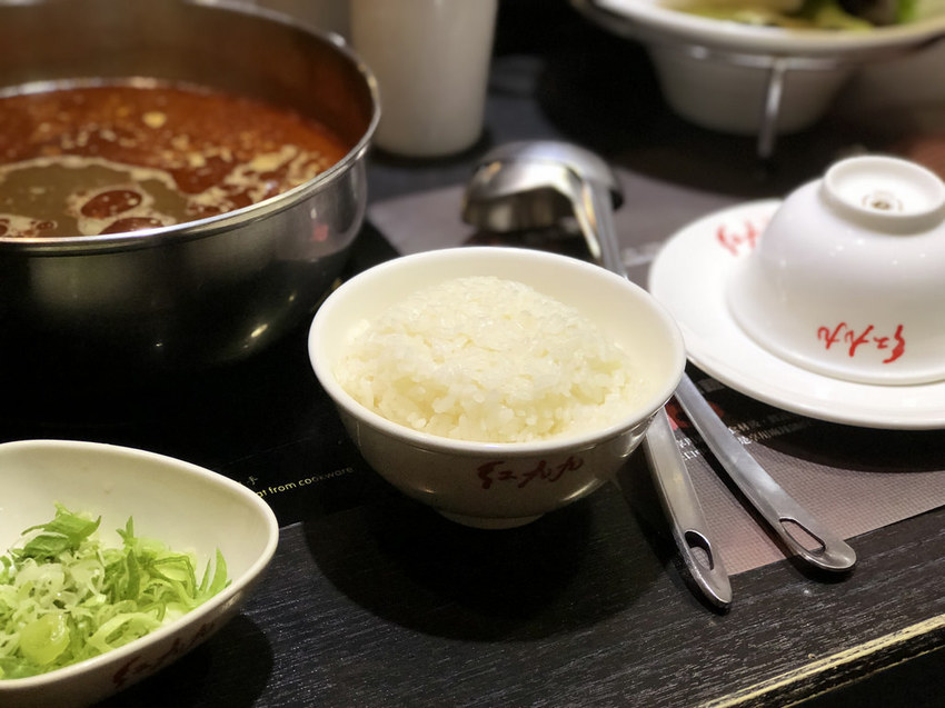 [台北大安] 紅九九麻辣鍋一個人也能吃鴛鴦鍋 / 溫和的麻辣吃完不燥熱