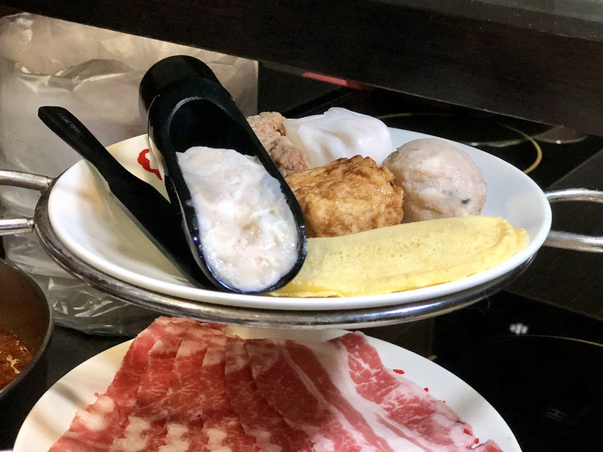 [台北大安] 紅九九麻辣鍋一個人也能吃鴛鴦鍋 / 溫和的麻辣吃完不燥熱