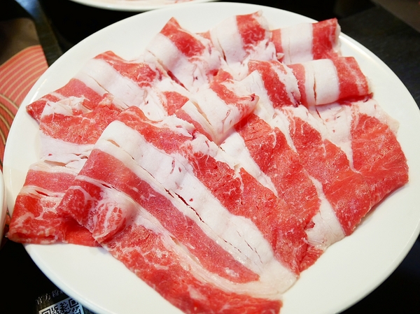 紅九九個人式麻辣鍋(原禎記館)：紅九九個人式麻辣鍋-台北東區巷弄內個人麻辣鍋  辣度分得詳細  不吃辣的朋友也有養生鍋可以推  人氣套餐讓你吃飽飽