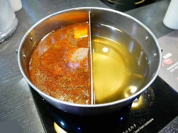 紅九九個人式麻辣鍋(原禎記館)：紅九九個人式麻辣鍋-台北東區巷弄內個人麻辣鍋  辣度分得詳細  不吃辣的朋友也有養生鍋可以推  人氣套餐讓你吃飽飽