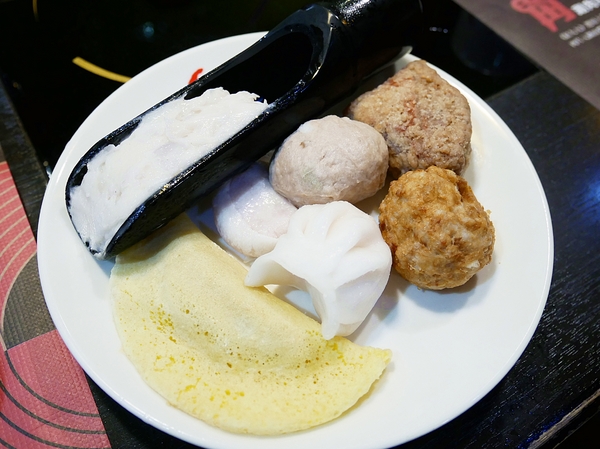 紅九九個人式麻辣鍋(原禎記館)：紅九九個人式麻辣鍋-台北東區巷弄內個人麻辣鍋  辣度分得詳細  不吃辣的朋友也有養生鍋可以推  人氣套餐讓你吃飽飽